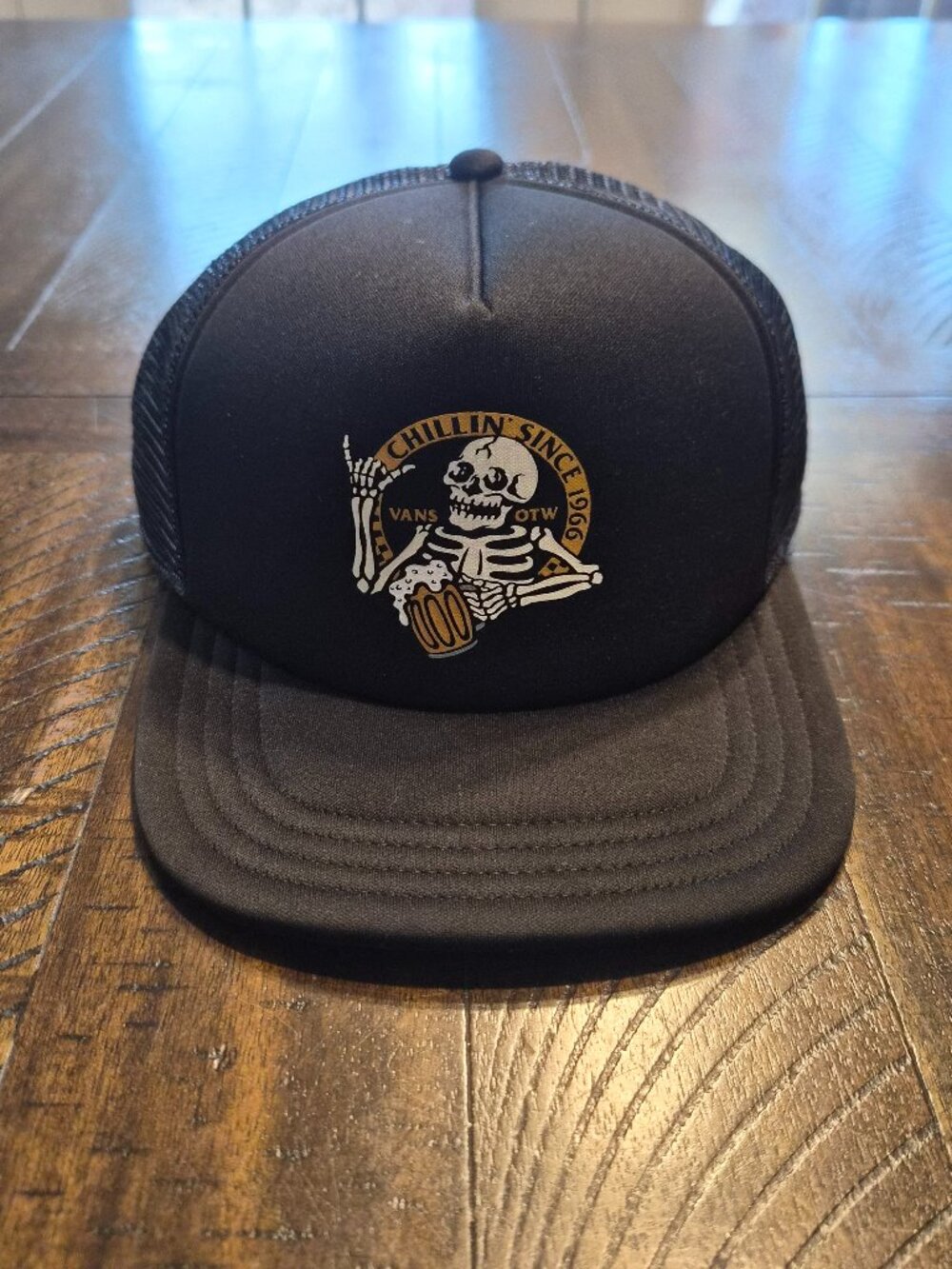 Vans Beer Drinking Skeleton hat Chillin' since 1966 black A frame foam trucker